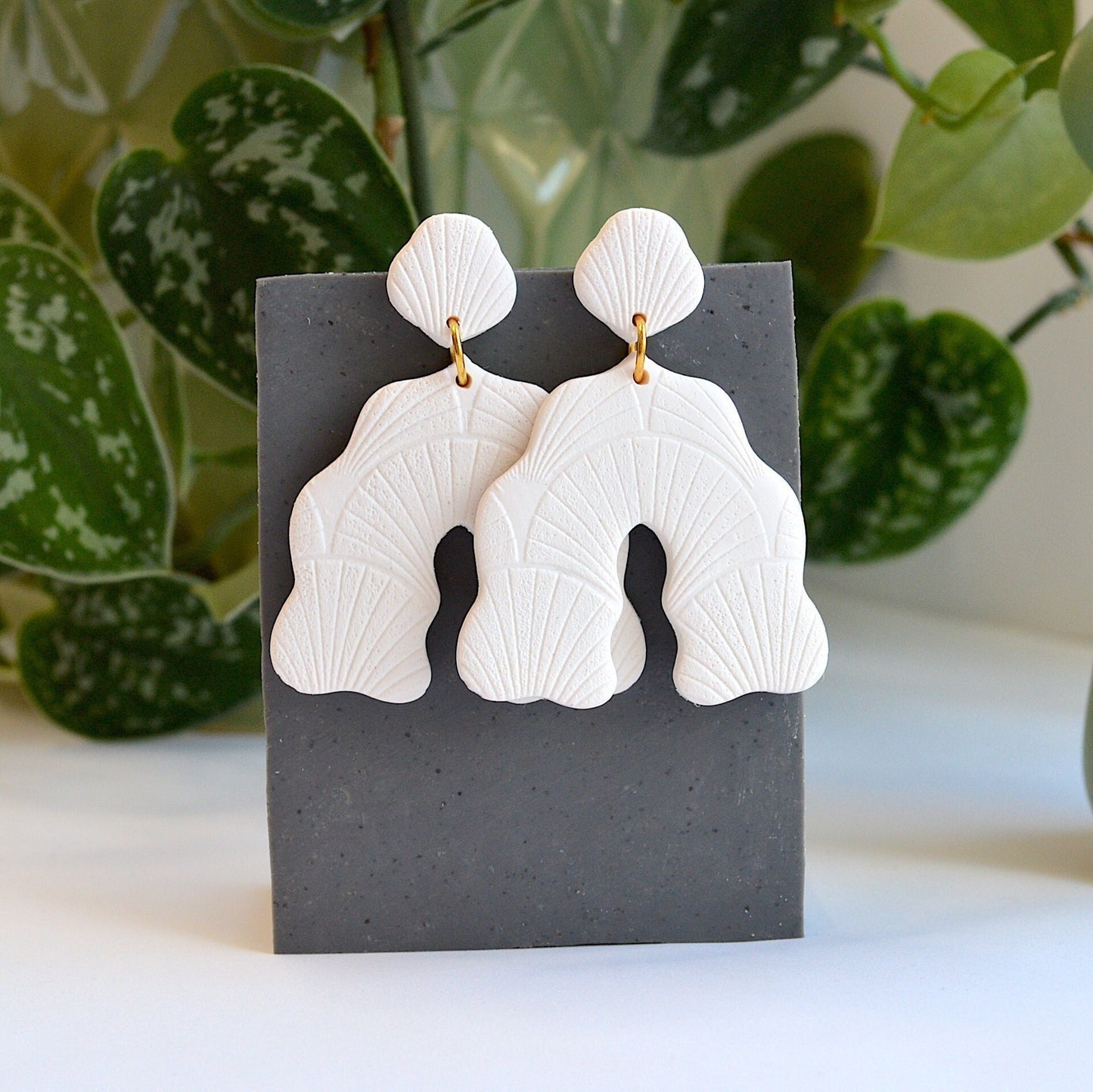 White Wavy Textured Clay Dangle Earrings