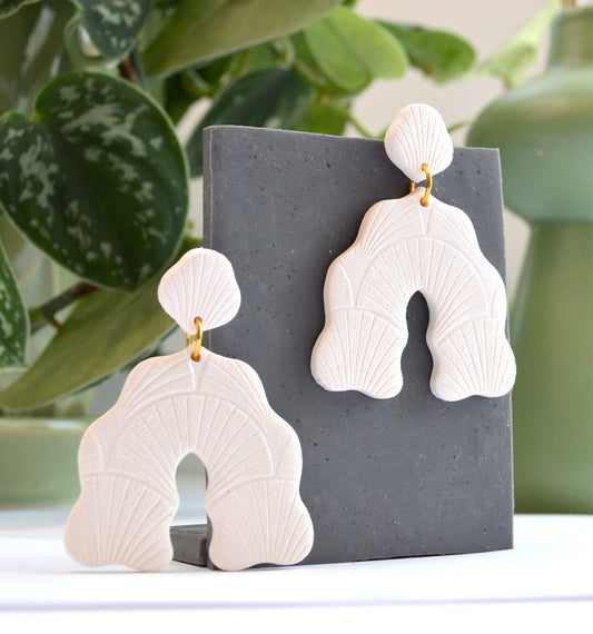 White Wavy Textured Clay Dangle Earrings